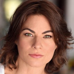 Traci Dinwiddie - 忘了、忘不了演員 飾演Veronica