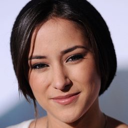 薩爾達·威廉斯 飾演 Janice Hooker