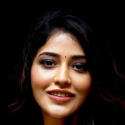 普拉揚卡·賈瓦卡爾 飾演 Laila