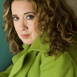 Eileen Galindo - Late Bloomers演員 飾演Nurse Kay