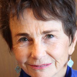 D. Rosh Wright 飾演 Frank's Mother