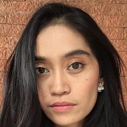 Sekar Sari 飾演 Irma