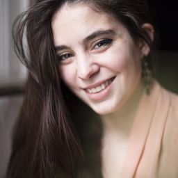 Candela Antón 飾演 Candela