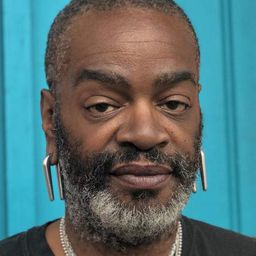 Divine Prince Ty Emmecca 飾演 Self - Congo Square Voodoo Performer