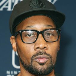 瑞殺 飾演 Blacksmith