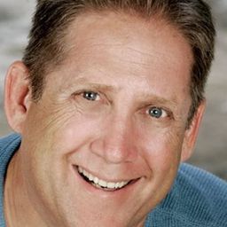 Ron Madoff 飾演 Cop