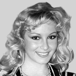 África Pratt 飾演 Bernarda