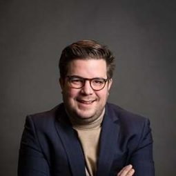 Miguel Herrera - 餘愛裊裊演員 飾演Luigi