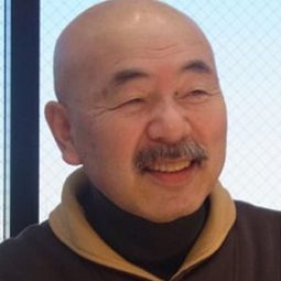 塾一久 飾演 Daisuke Aramaki (voice)