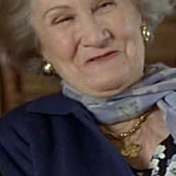 Louba Guertchikoff 飾演 Diane Darney