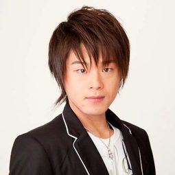 松岡禎丞 飾演 Riku Dola (voice)