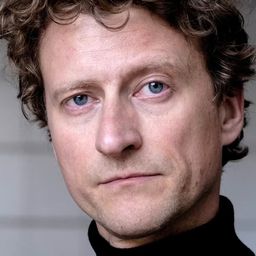 Ronny Miersch 飾演 Hausmeister Zschoche