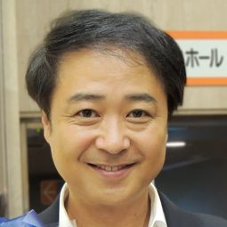 五代高之 飾演 