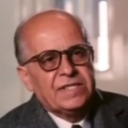 Giorgos Nezos 飾演 Panagiotis