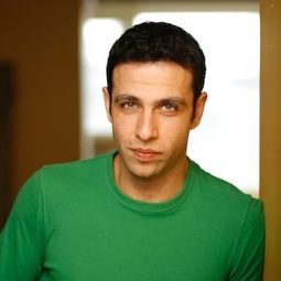 Pasha Ebrahimi - 不思議先生演員 飾演Frank