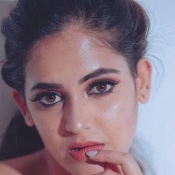 Shruthi Prakash 飾演 Gita