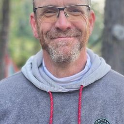 Ted de Chatelet - 那時候，我只剩下勇敢演員 飾演Greg's Friend