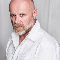 Lajos Ottó Horváth 飾演 Sanyi