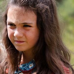 Elisa de Lambert 飾演 Cécile