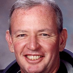 Brian Duffy 飾演 Self - Commander, STS-92