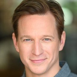 Corey Sorenson - 滑板少年演員 飾演Stupak