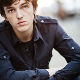 Donnie MacNeil - 魔獸爭霸：戰雄崛起演員 飾演Squire