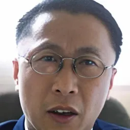 史美儀 飾演 Sells Paintings