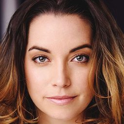 Jennifer Pudavick - Love in Design演員 飾演Ali