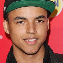 康納·克魯斯 飾演 Young Ben