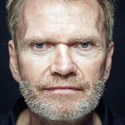 Michael Witte - 愛的替身演員 飾演Gustav