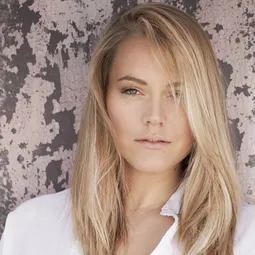 瑪格達莉娜·蘭帕斯卡 - 今時之慾演員 飾演Olga