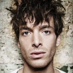 Paolo Nutini 飾演 Self