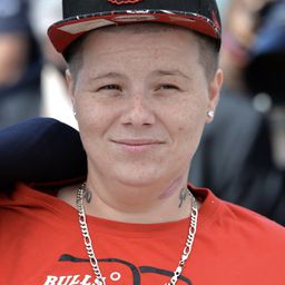 Veronica Ezell 飾演 QT