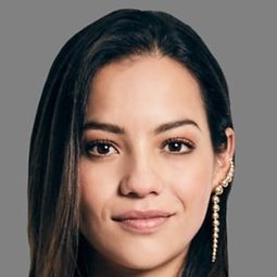 娜塔莉亞雷耶斯 飾演 Zaida