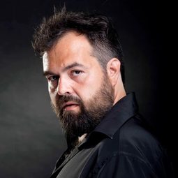 Mark Ullod - 賭王家族演員 飾演Detective