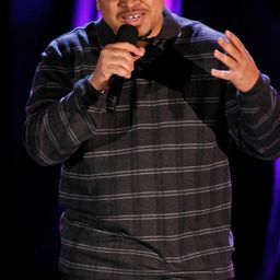 Hugh Moore 飾演 Zeke