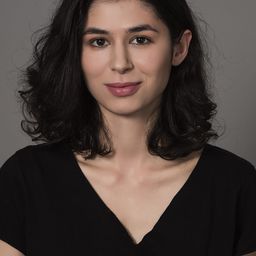 Ayris Alptekin - Inflame演員 飾演Young Woman