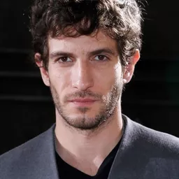 昆·古鐵雷斯 飾演 Goyo