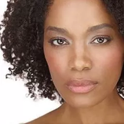 法蘭西絲·透納 飾演 Karen