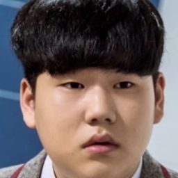 梁漢烈 飾演 Young Lee Dae-ho