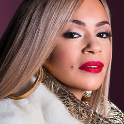 Faith Evans 飾演 Self