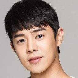 Alexander 飾演 Chan