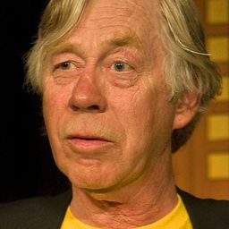 Knut Walle 飾演 Edgar