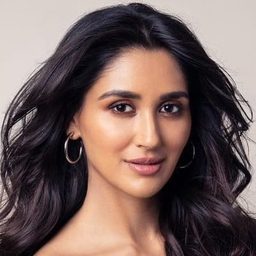 妮基塔·杜塔 飾演 Jia Sharma