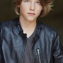 Cale Rush 飾演 Gun Store Kid / Himself