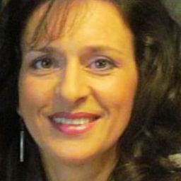 Dita Horinkova Vich - 愛情不輪轉演員 飾演Chorister at Prague restaurant