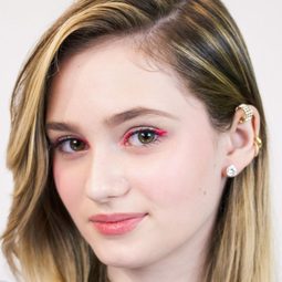 奧黛麗·葛瑞絲·馬歇爾 - A Very Merry Toy Store演員 飾演Eleanor