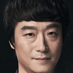 Kim Tae-moon 飾演 GH Team Leader Cho