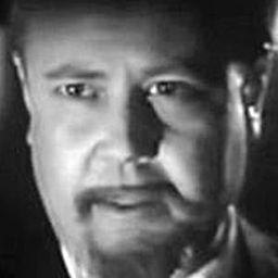 Vicente Roca 飾演 Turi, il sindaco