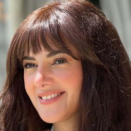 Donia Samir Ghanem 飾演 Princess Lubna